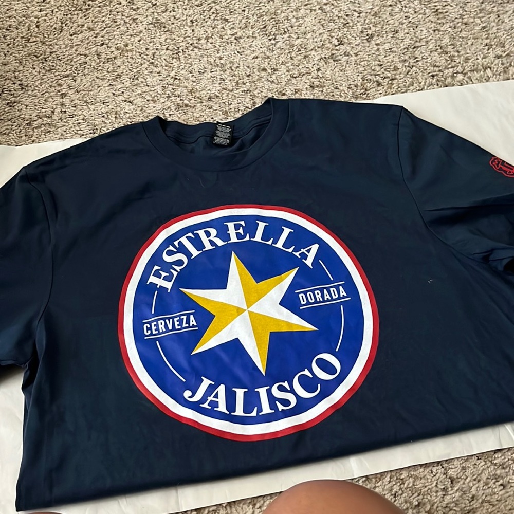 Estrella Jalisco Unisex Shirt in Medium